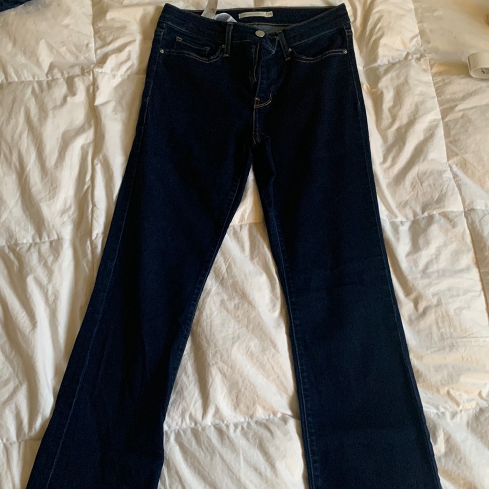 Levi’s Shaping Mid-rise Bootcut Jeans (NEW)